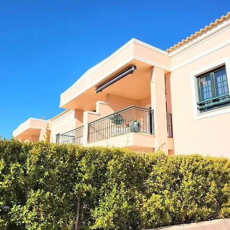 A Place In The Sun Apartment *